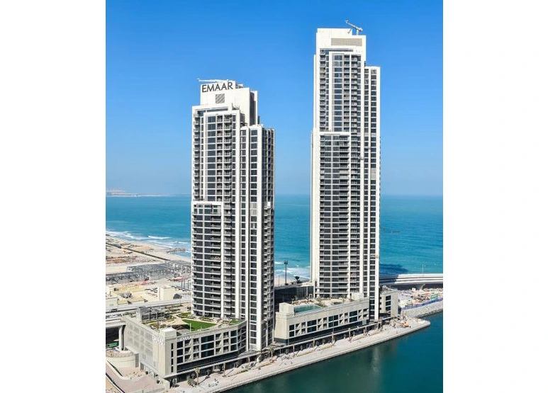 5JJ, Marina